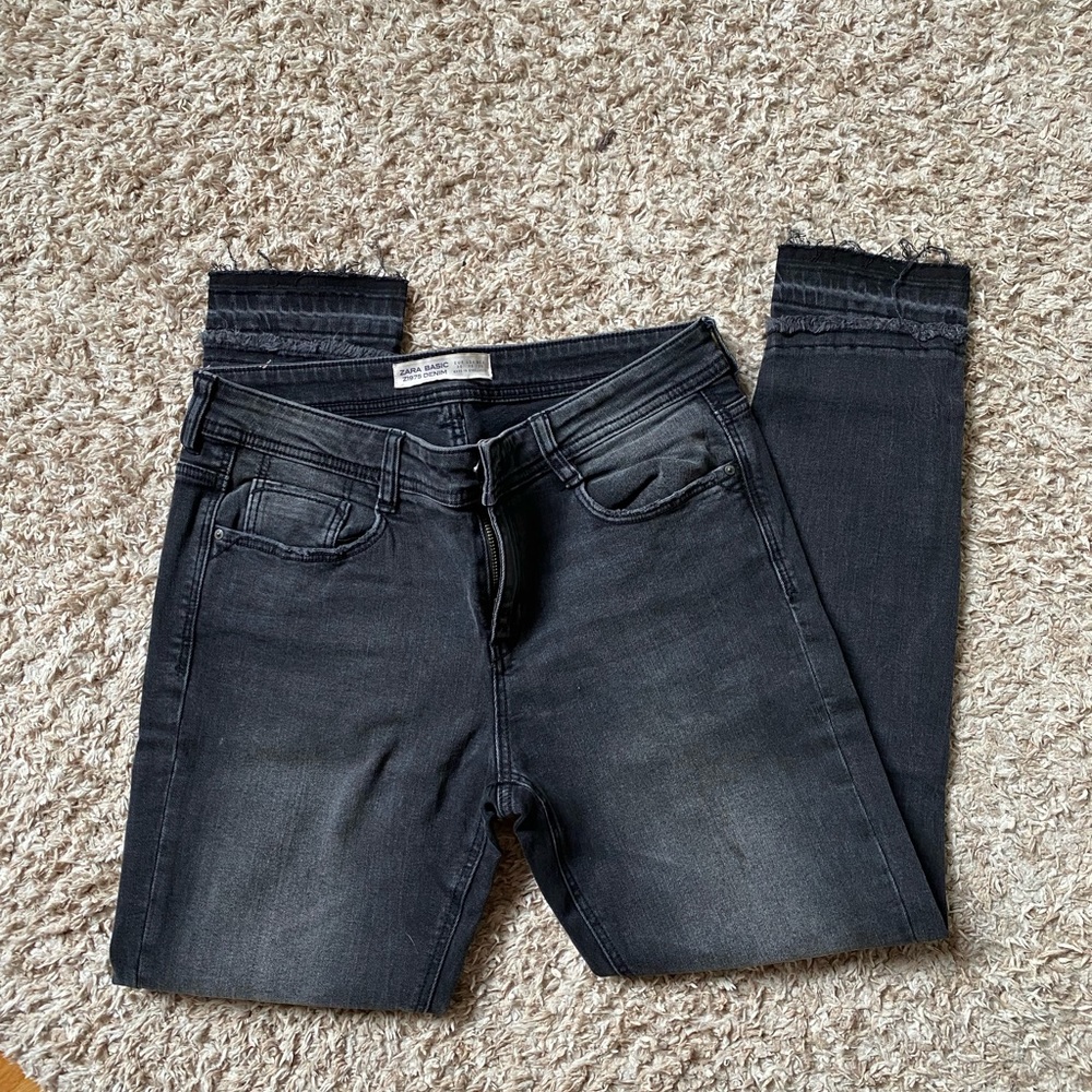 ✨FLASH SALE ✨ ZARA basic Denim black jeans - Picture 2 of 4